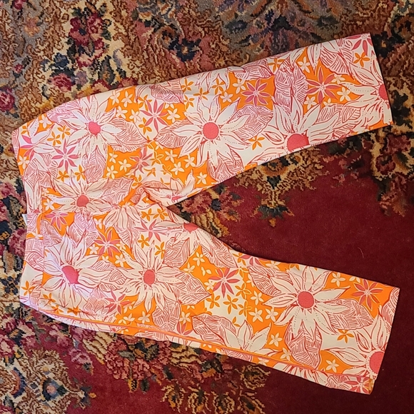 Lilly Pultizer Capris - Picture 7 of 9